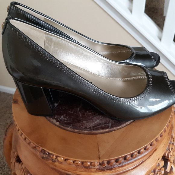 Anne Klein Shoes - EUC Patent Leather Pump by Anne Klein Gray 8.5M